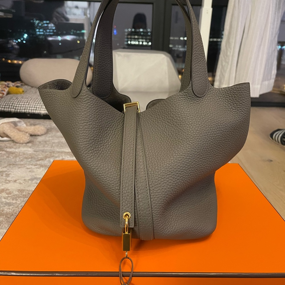 Hermes Picotin 22 stain with gold hardware